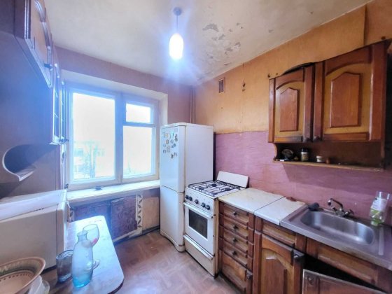 Продається 1 кімнатна квартира на Захисників України. Чернігів