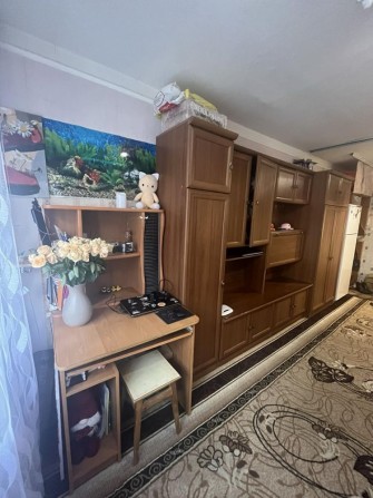 Кімната на середньому поверсі, гуртожиток сімейного типу! Столиця! - фото 1