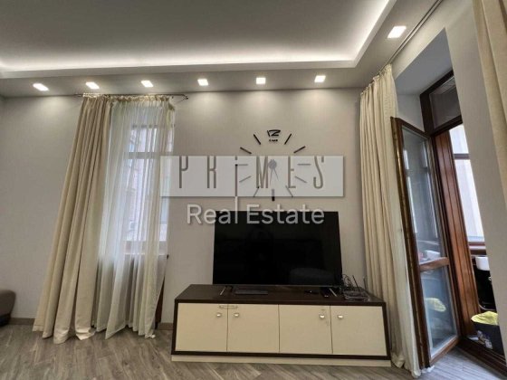 Продаж 3 кімнатної квартири вул. Хмельницького Богдана 57, 87 м2 Киев