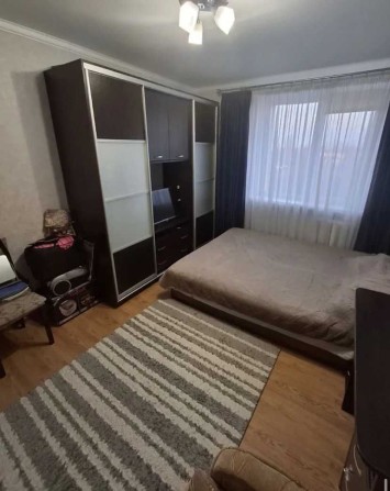 В продаже комната в коммуне выделена блоком. - фото 1