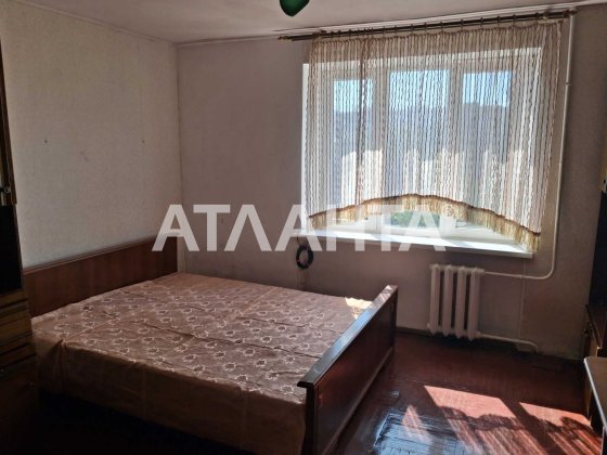 Комната 23,5 кв. в коммунальной квартире на среднем этаже в Лузановке. Одеса