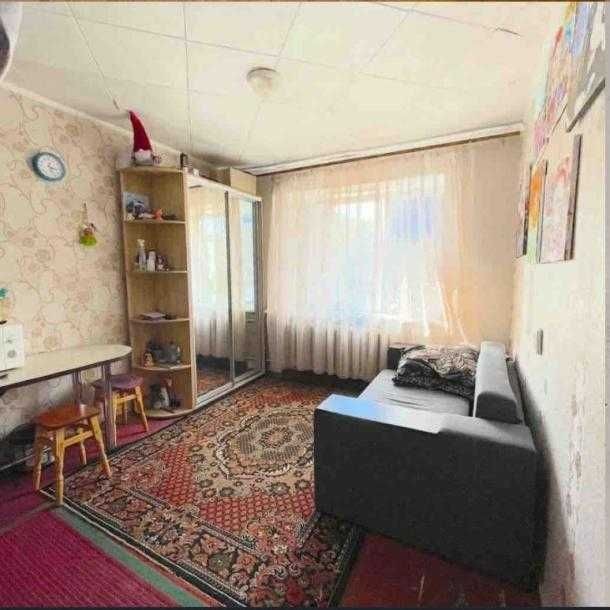 В продаже 2 ком. гостинка на ХТЗ, проспект Александровский. - фото 1