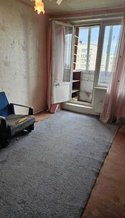 Продам гостинку со своим балконом метро Масельского - фото 1