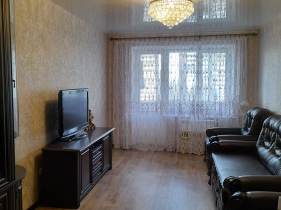 Продам 3 х комнатную квартиру + межэтажную кладовку . Слобожанське