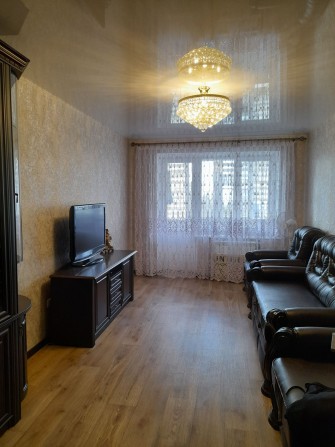 Продам 3 х комнатную квартиру + межэтажную кладовку . - фото 1