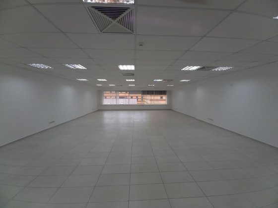 Офіс з гарним ремонтом, 6 поверх Самий центр міста (вул Шевченка) Зручне планування, просторі кімн