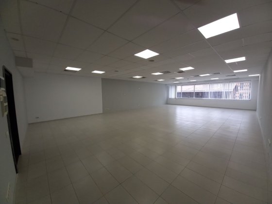 Офіс з гарним ремонтом, 5 поверх Самий центр міста (вул Шевченка) Зручне планування, просторі кімн