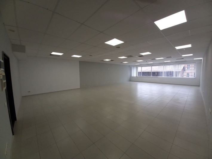 Офіс з гарним ремонтом, 5 поверх Самий центр міста (вул Шевченка) Зручне планування, просторі кімн - фото 1