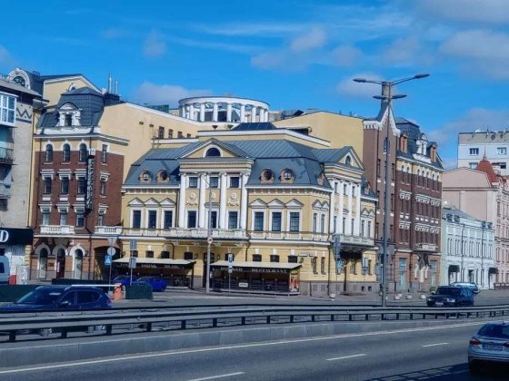 Продаж 1-кімнатної квартири на вул.Набережно-Хрещатицька, 7 Київ