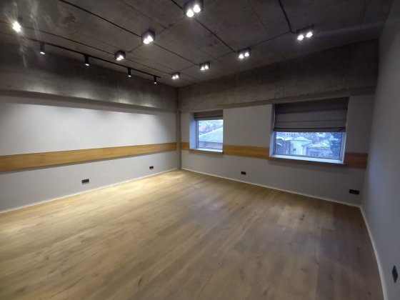 Офіс з гарним ремонтом, 4 поверх Самий центр Днепр