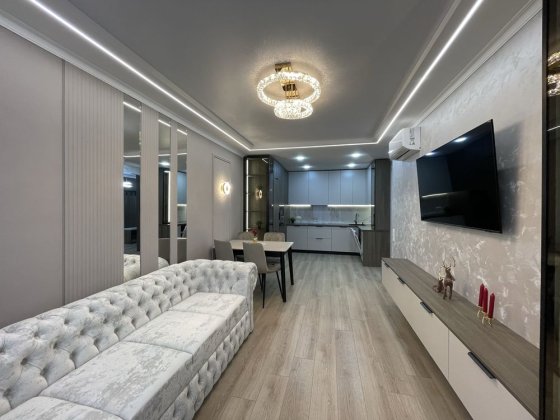 Продаж двох кімнатної квартири з кухнею студією Ремонт та меблі Івано-Франківськ