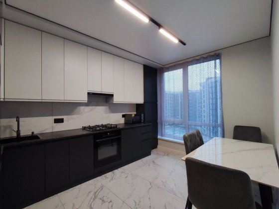 Компактна 2-кімнатна в центрі!
Продам 2-кімнатну квартиру в центрі!
Кв Івано-Франківськ