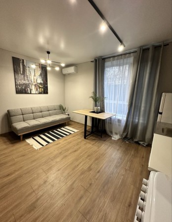 Продається вигідно 1к квартира, новий та сучасний ремонт. Поряд парк - фото 1