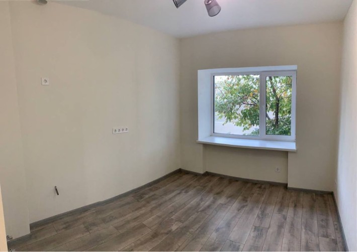 Продам квартиру з  ремонтом - фото 1