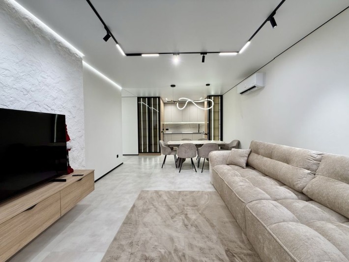 Шикарна двокімнатна з кухнею-студією в ЖК Manhattan! 6 поверх! - фото 1