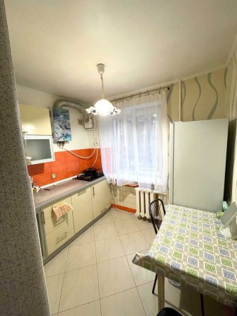 Предлагается аккуратная 2-ком квартира 47м2, центр Броваров - фото 1