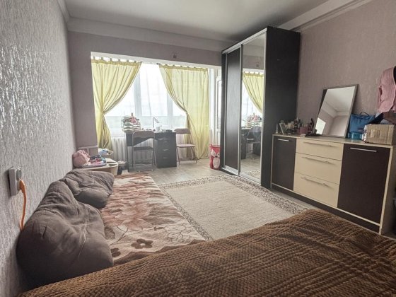 Продам однокімнатну квартиру в Броварах район парку. Бровары