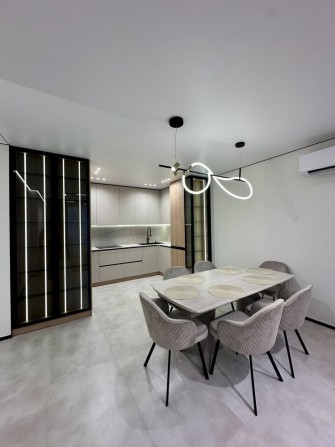 Продам стильну квартиру біля озера - фото 1