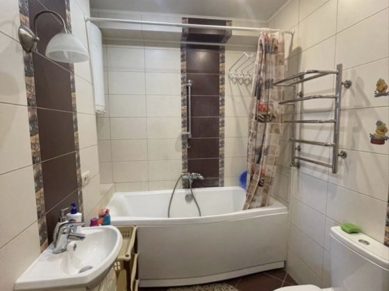 Продається 1-на квартира на Грушевського 7! Бровары