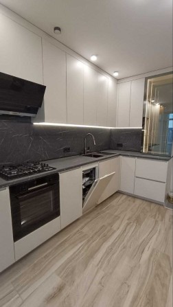 Однокімнатна квартира з неймовірним видом на річку - фото 1