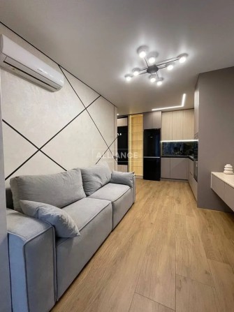 Шикарна півторачка в центрі міста! - фото 1