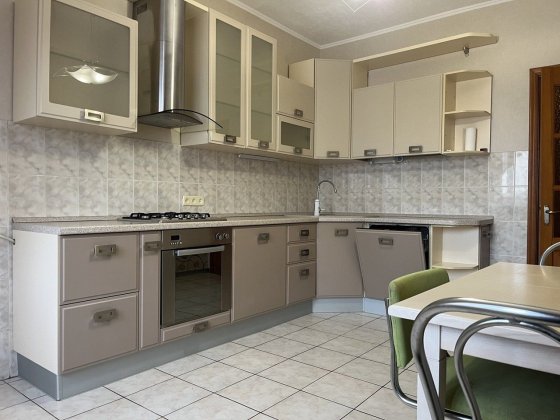 Продається 3 кімн квартира Грушевського 15 Бровари Бровари