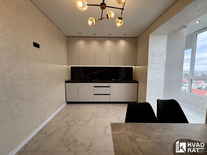 Терміново! 2км квартира з меблями - фото 1