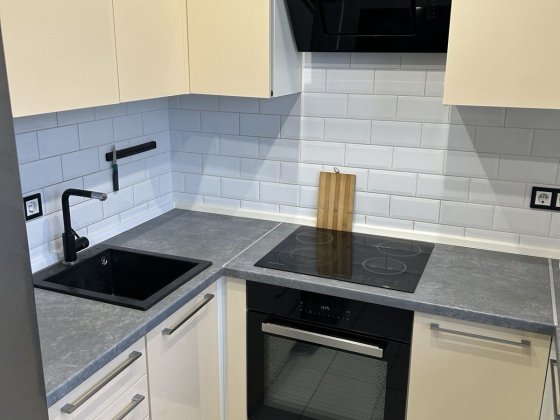 Продам 1кім.кв вул.Київська 245 .ціна-58500у.е Бровары