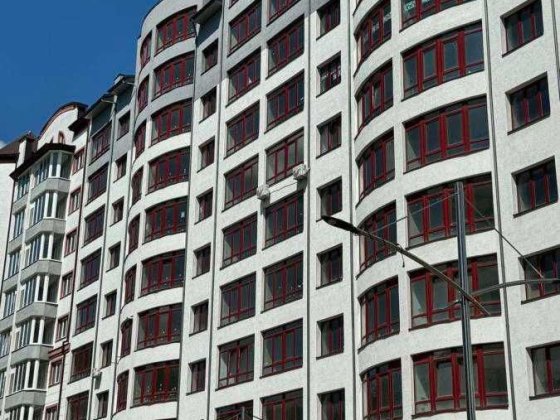 Продаж квартири біля річки і скверу Івано-Франківськ