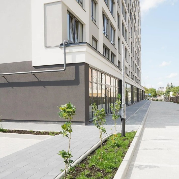 Велика двокімнатна квартира в зданому будинку - фото 1