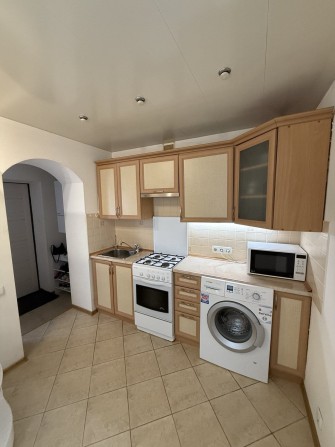 Продам 1 кімнатну квартиру  в  Центрі  з меблями та побутовою технікою - фото 1