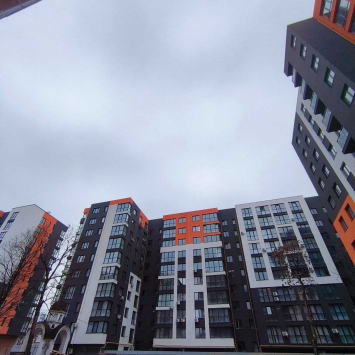 Продам 2-кімнатну квартиру біля парку! - фото 1