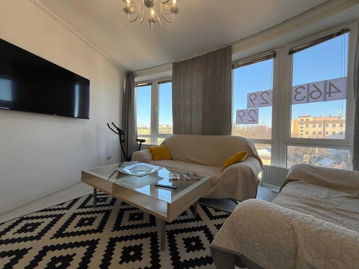 Простора 2-кімнатна квартира в самому ЦЕНТРІ Івано-Франківська - фото 1