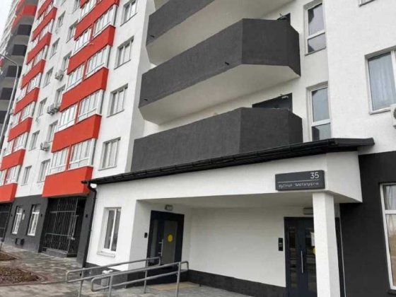 -к. в Заселенном новостро возл ТРЦ Терминал в ЖК Петлюры(Металлургов) Бровары