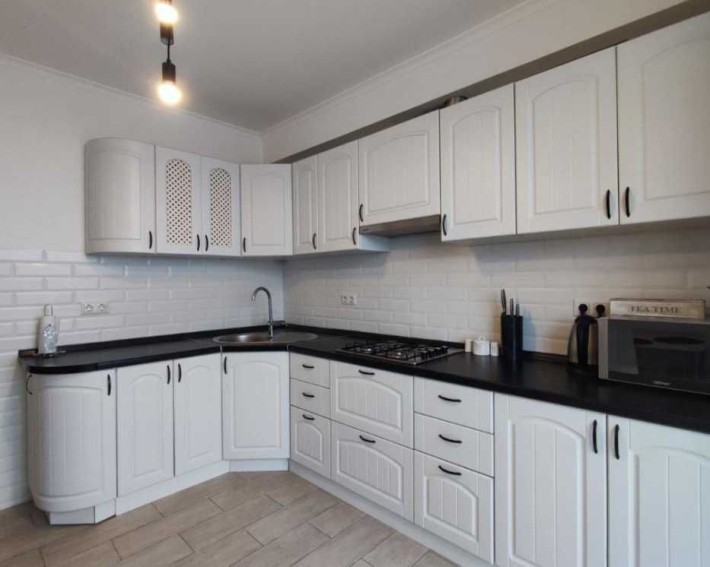 Продаю 2к. квартиру з ремонтом! - фото 1