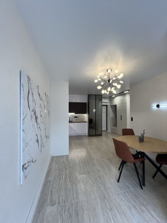 2- кім кв. 60м2 з ремонтом, поруч парк і міське озеро, Нац Гвардії - фото 1