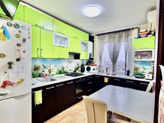 Продам 3-х кімнатну квартиру. Терміново