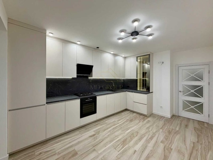 У продажі варта уваги 1 кім.квартира з ВИГЛЯДОМ НА РІЧКУ в якісному ЖК - фото 1