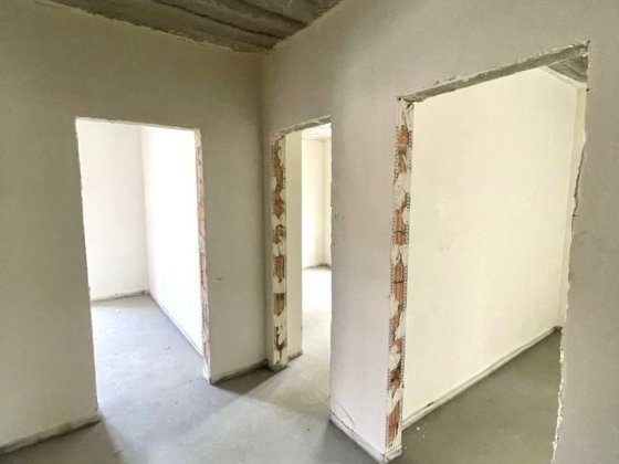 2к квартира, ЗАТИШНА локація. На ГАЗУ!Супер проплзиція! Буча