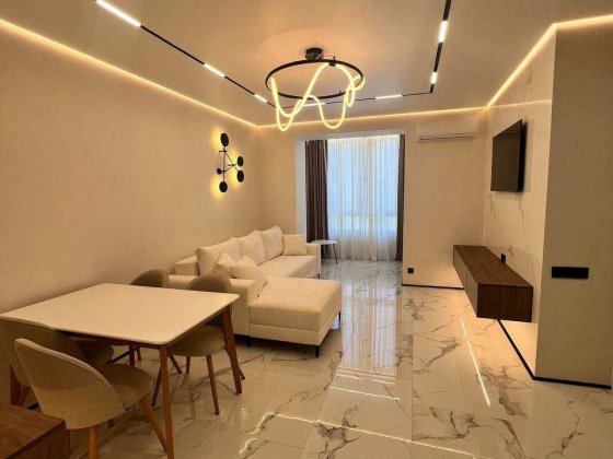 Стильна двокімнатна квартира  з дизайнерським ремонтом.м-р .Озера Івано-Франківськ