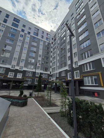 Продаж квартири в обжитому комплексі! - фото 1