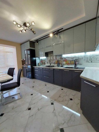 продаж 2-кім в центрі повна комплектація. гарний 3 поверх. - фото 1