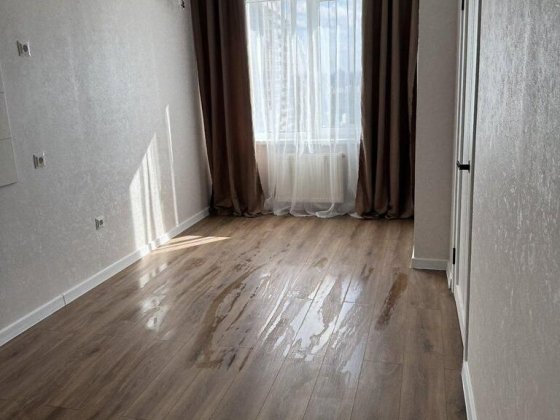 Продам 1кім.квартиру ЖК на Петлюри,вул.Металургів,м.Бровари SL Бровари