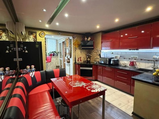 Продаж 2 кімнатної квартири Ярослава Мудрого,  Бровари Бровари