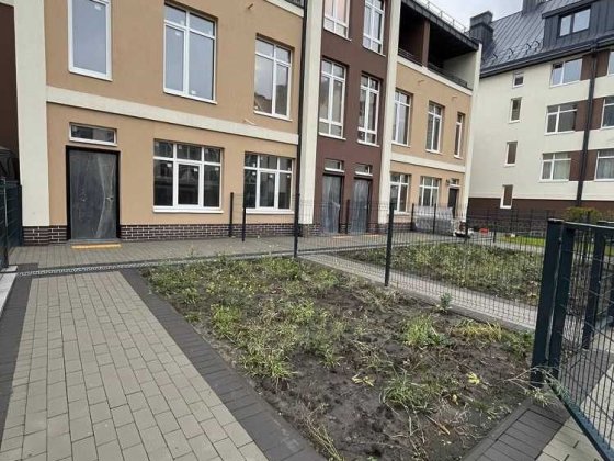 Без % Продаж унікальної квартири 80м власний вхід та дворик Лавандовий Бровари