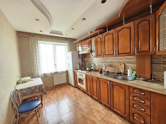 Продається  трикімнатна квартира Проспект Незалежності 48, не кутова. Белая Церковь