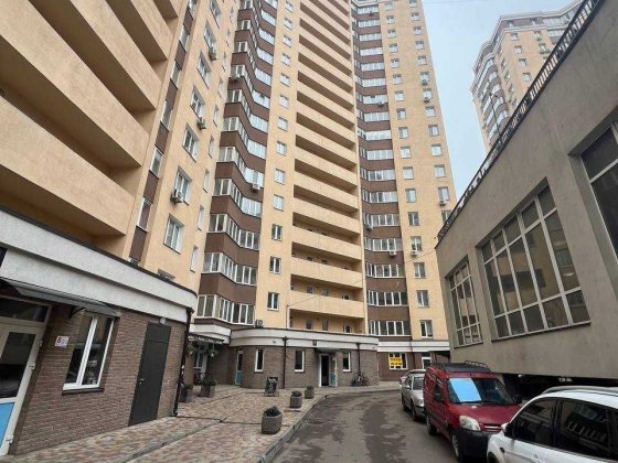 Простора двокімнатна  квартира 70 м.кв. ЖК "Авіа Квартал" Вишневе