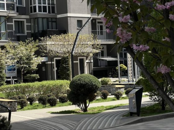 ТЕРМІНОВО   1к 36000  з  повним чистовим оздобленням в Гранд Бурже Буча