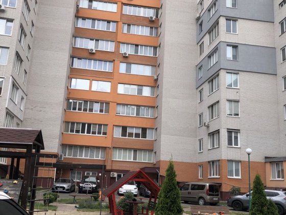 Продам 3-ох кімнатну в новобудові з Автономним опалення , Вокзальна Белая Церковь