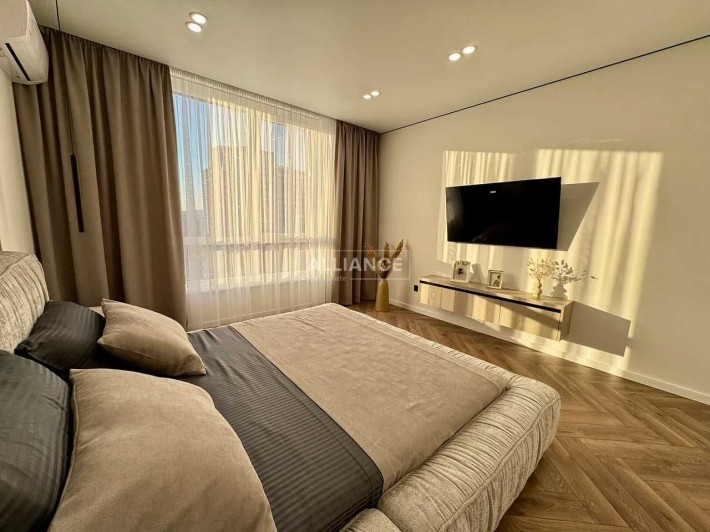 ЕКСКЛЮЗИВНА 3кім. квартира в ЖК Family Plaza - фото 1